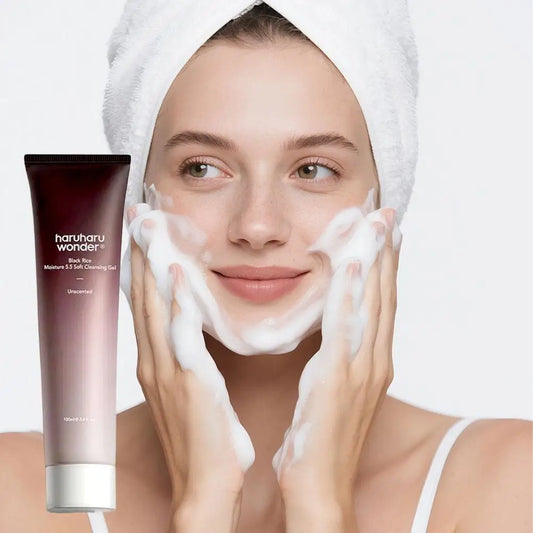 Texture of Haruharu Wonder Black Rice low pH cleansing gel