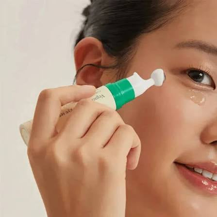 Applicator detail of Vegan Collagen Eye Serum