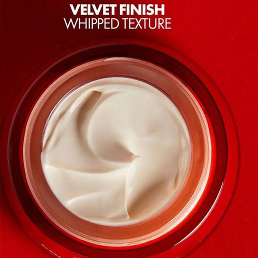 Texture of Vichy Liftactiv Collagen Specialist cream, smooth formula (Arabic: كريم Vichy Liftactiv Collagen